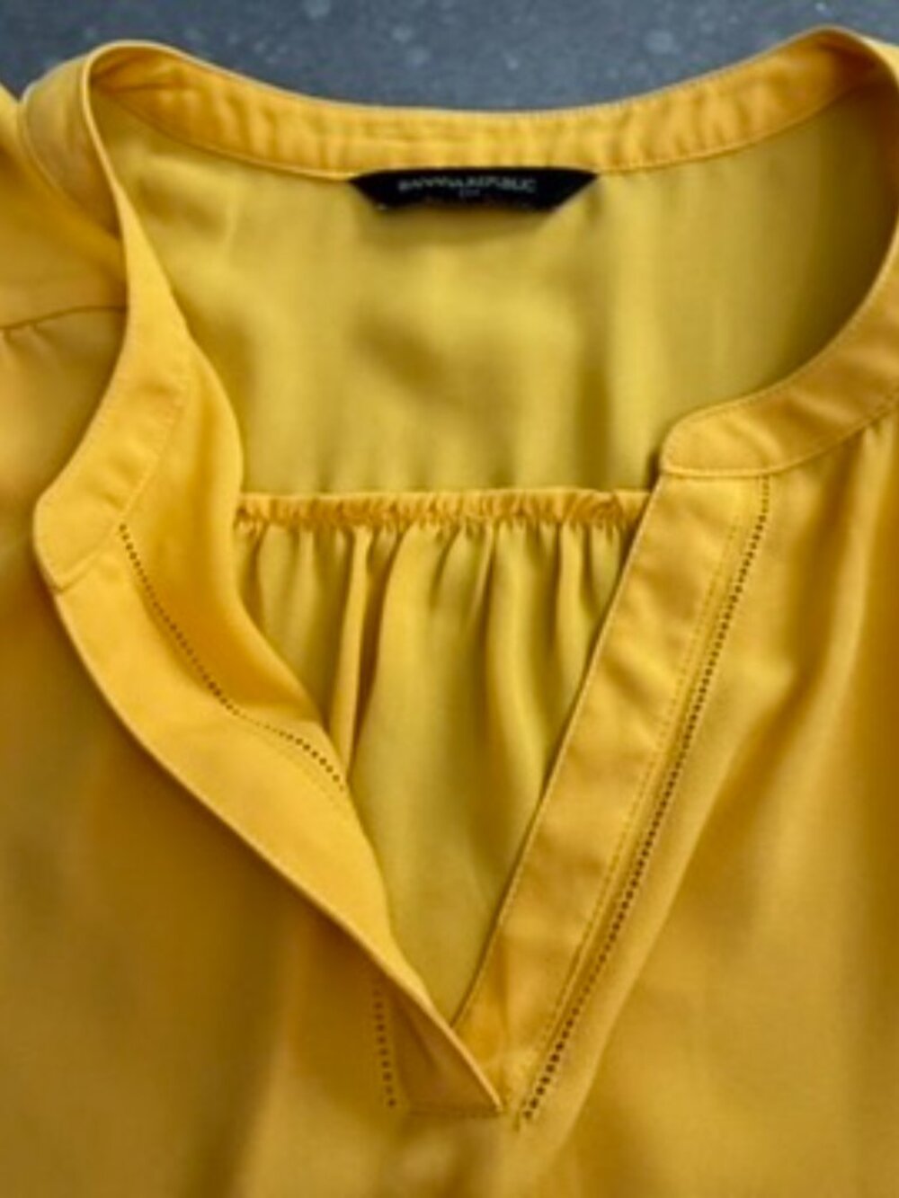 Banana Republic Mustard Yellow Sleeveless Blouse – Size Medium - Picture 5 of 9